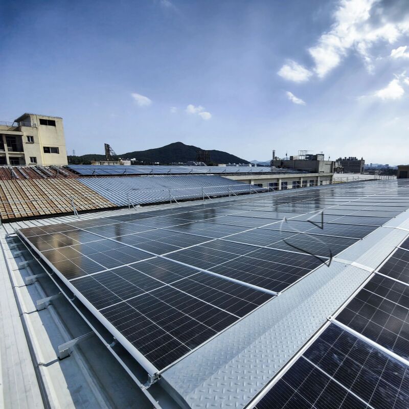 ইনস্টলেশনের জন্য প্রাক-সমন্বিত উপাদানগুলির সাথে শক্তিশালী সৌর প্যানেল ছাদ মাউন্টিং ব্র্যাকেটগুলি উচ্চ বায়ু তুষার লোড সমর্থন করে