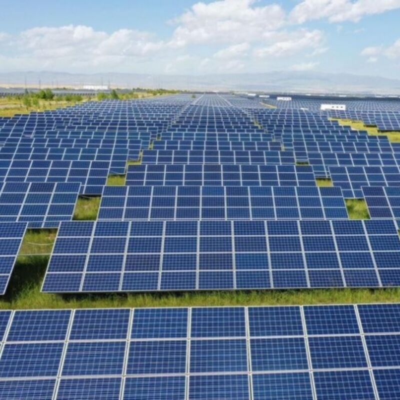 গ্রাউন্ড সোলার মাউন্টিং ব্র্যাকেটগুলি কোনও ফ্রন্ট পোস্ট ডিজাইন এবং অ্যানোডাইজড অ্যালুমিনিয়াম উপাদান সরবরাহ করে এবং টেকসই সৌর মাউন্টিং সমাধানগুলির জন্য উপযুক্ত।